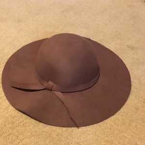 Tan floppy hat